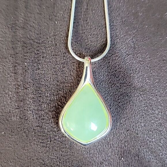 Green Moonstone Pendant On Sterling Chain - Picture 4 of 5